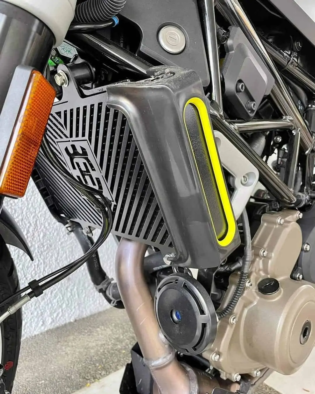 radiator guard/grill for husqvarna svartpilen & vitpilen 250/401